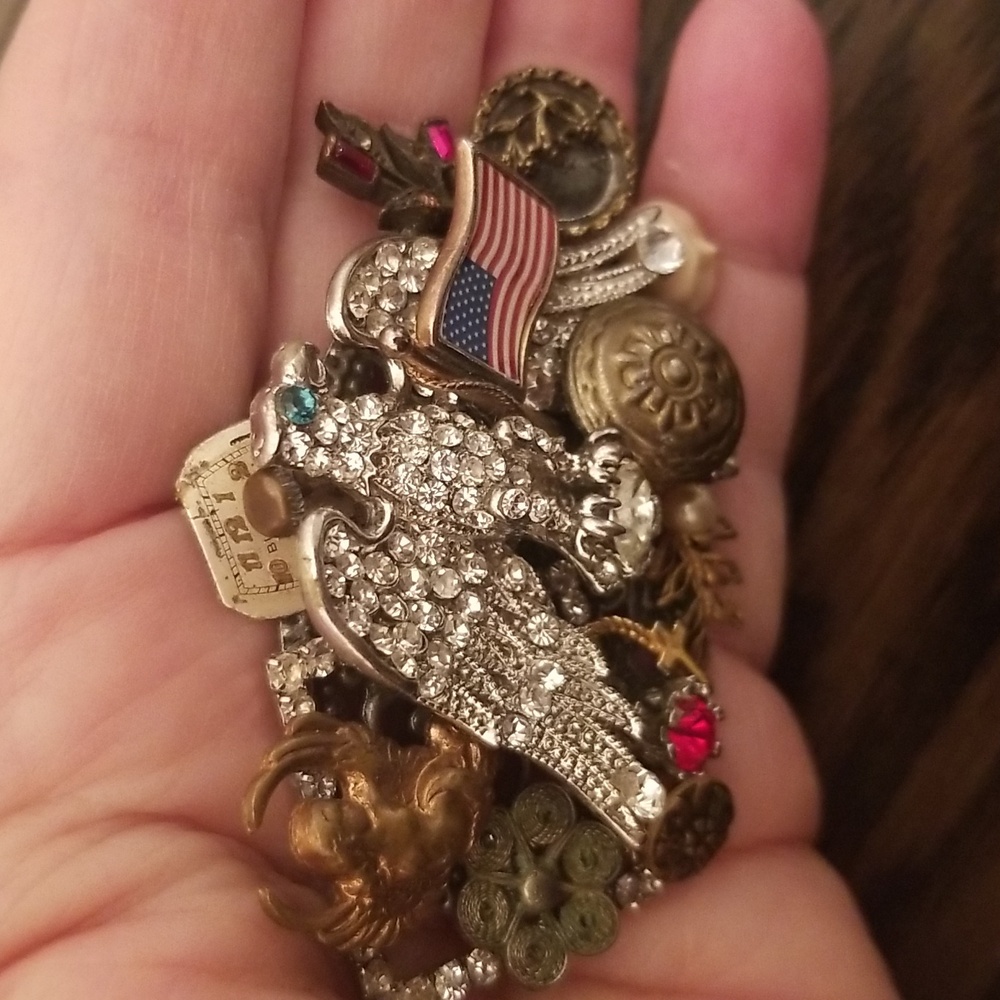 Patriotic Brooch made by artist - Picture 3 of 7